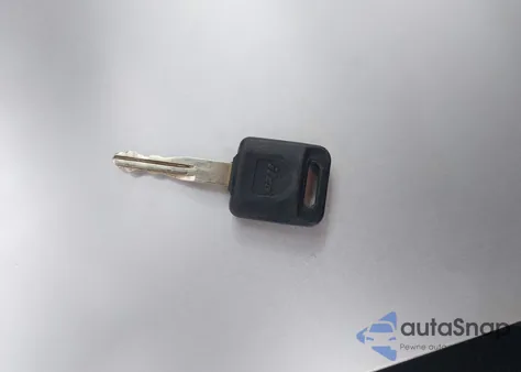 2015 Nissan Versa Note S (Sr)/S Plus/Sl/Sr/Sv z USA, uszkodzony, nr VIN 3N1CE2CP2FL366558